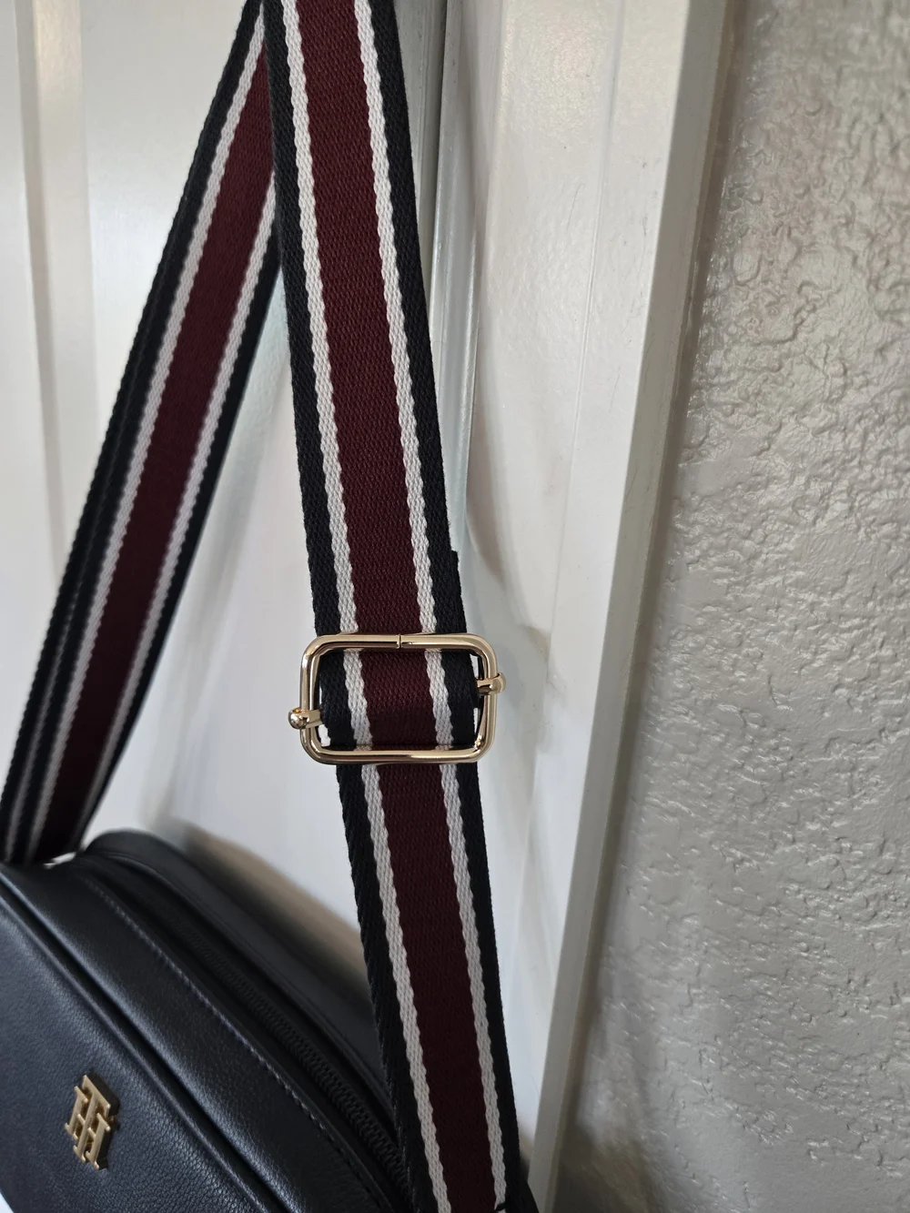 Tommy Hilfiger Navy Leather Belt Bag with Gold TH Logo - Picture 5 of 12